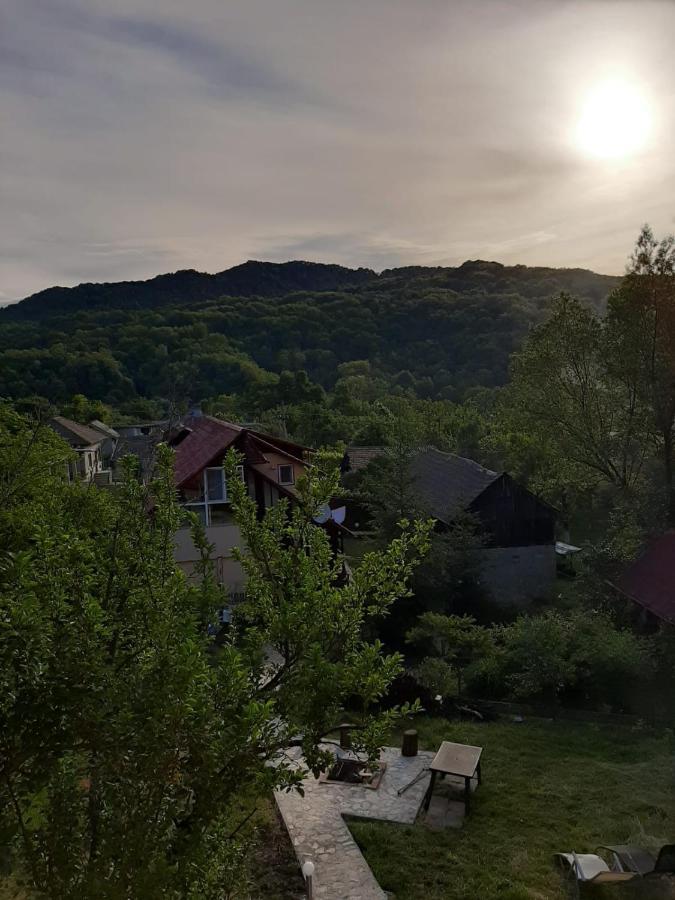Cabana Din Livada Pucioasa Экстерьер фото